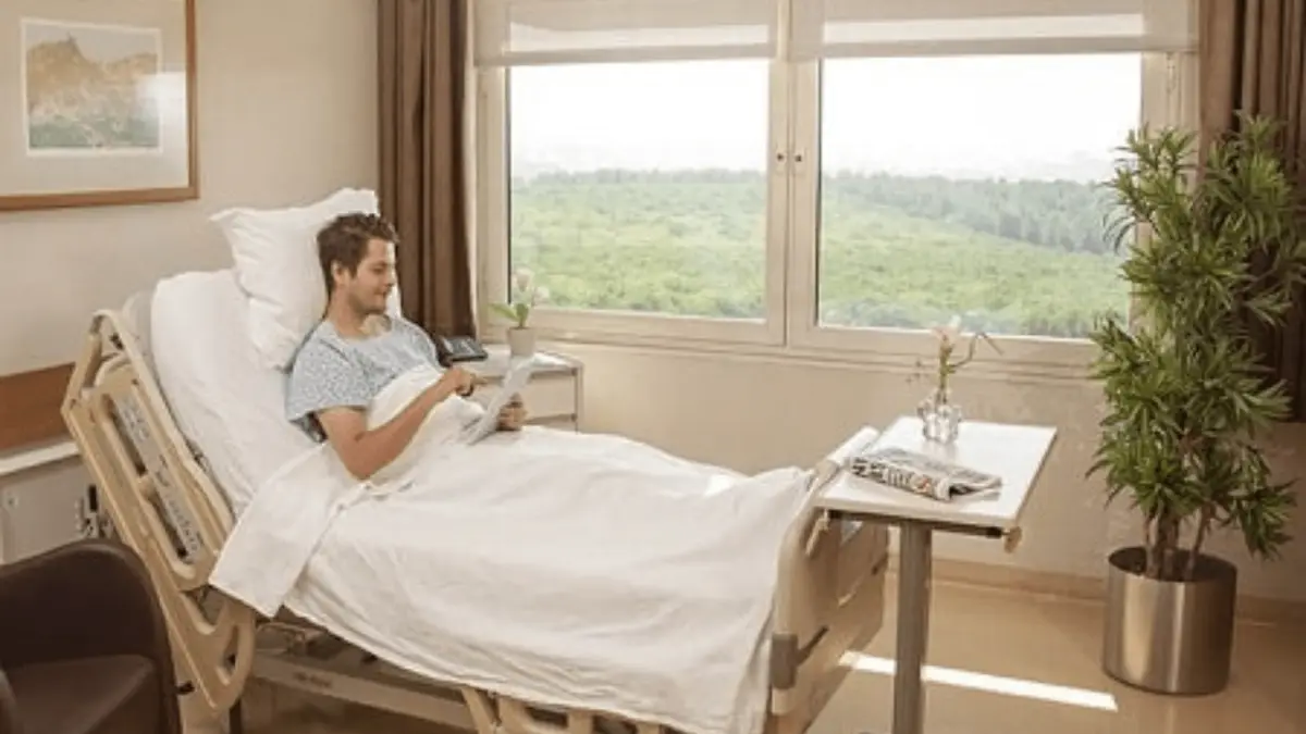 Anadolu Medical Center-in meşəyə baxan xəstə otağı